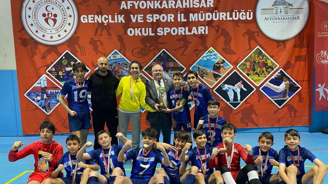 Okulumuz Yıldız Erkekler Futsal Takımı İl 1.si Olmuştur.